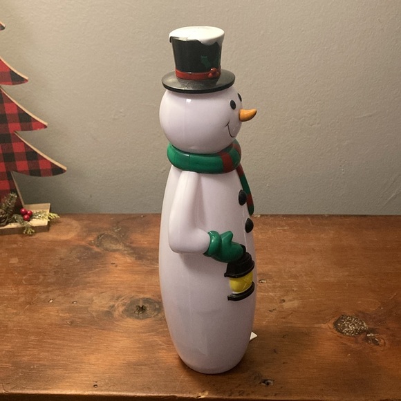 NWT- 14” LED Light Up Adorable Snowman Decoration 🔋 Operated - Picture 10 of 17